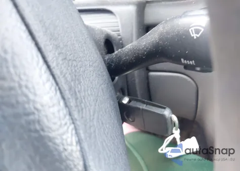 2004 Volkswagen Passat Gls z USA, uszkodzony, nr VIN WVWPD63B54P205877